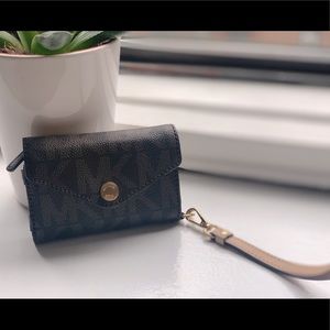 Michael Kors Wristlet Wallet